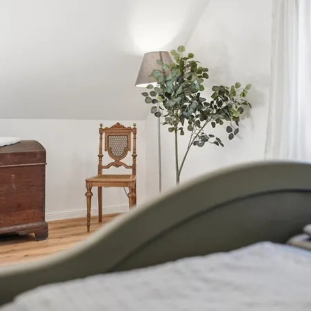 Luette Feldhus Mit Garten Und Zaun Glasau