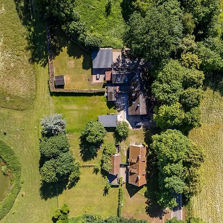 Luette Feldhus Mit Garten Und Zaun Glasau