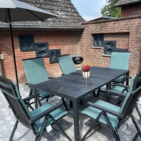 Luette Feldhus Mit Garten Und Zaun * Glasau